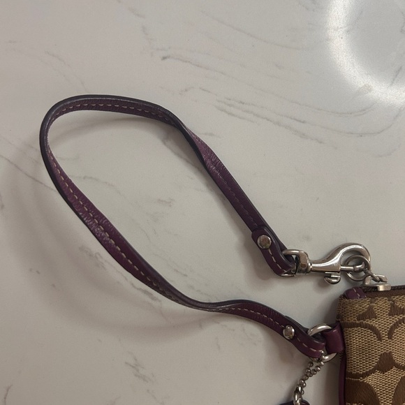 Coach Vintage Wristlet- EUC - Picture 15 of 15